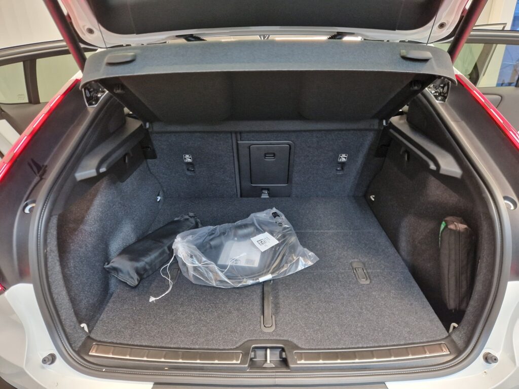 Volvo C40, image 22