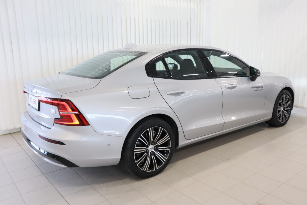 Volvo S60, image 2