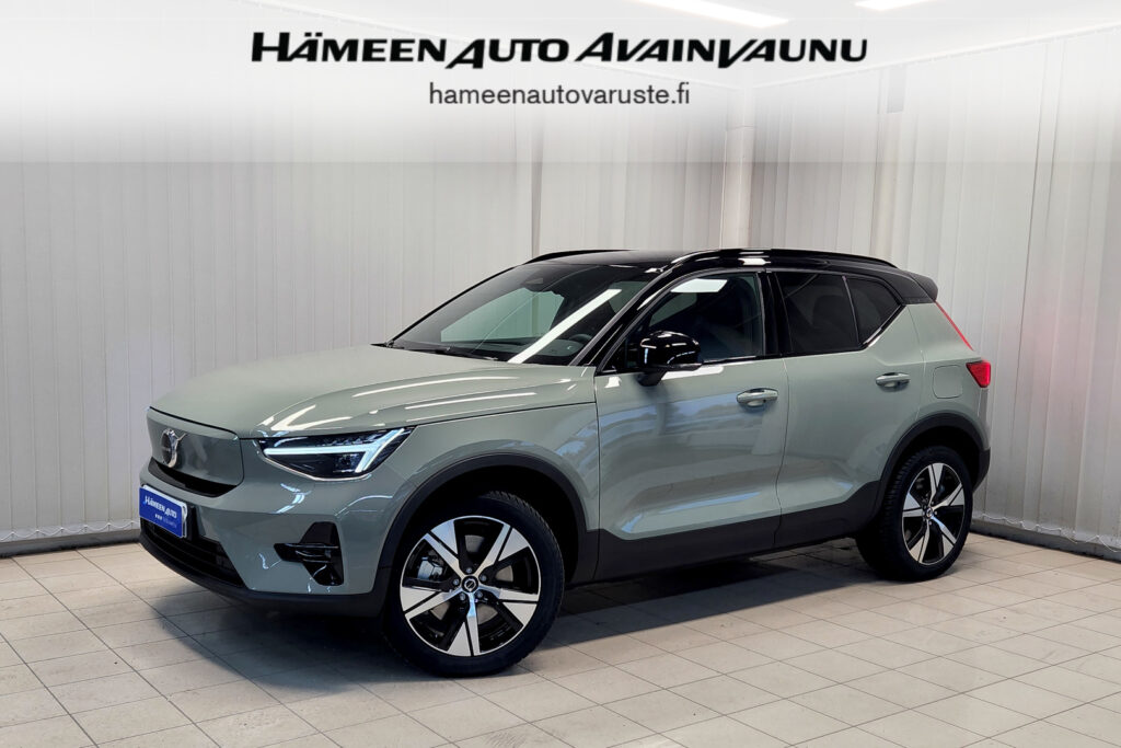 Volvo XC40, image 1