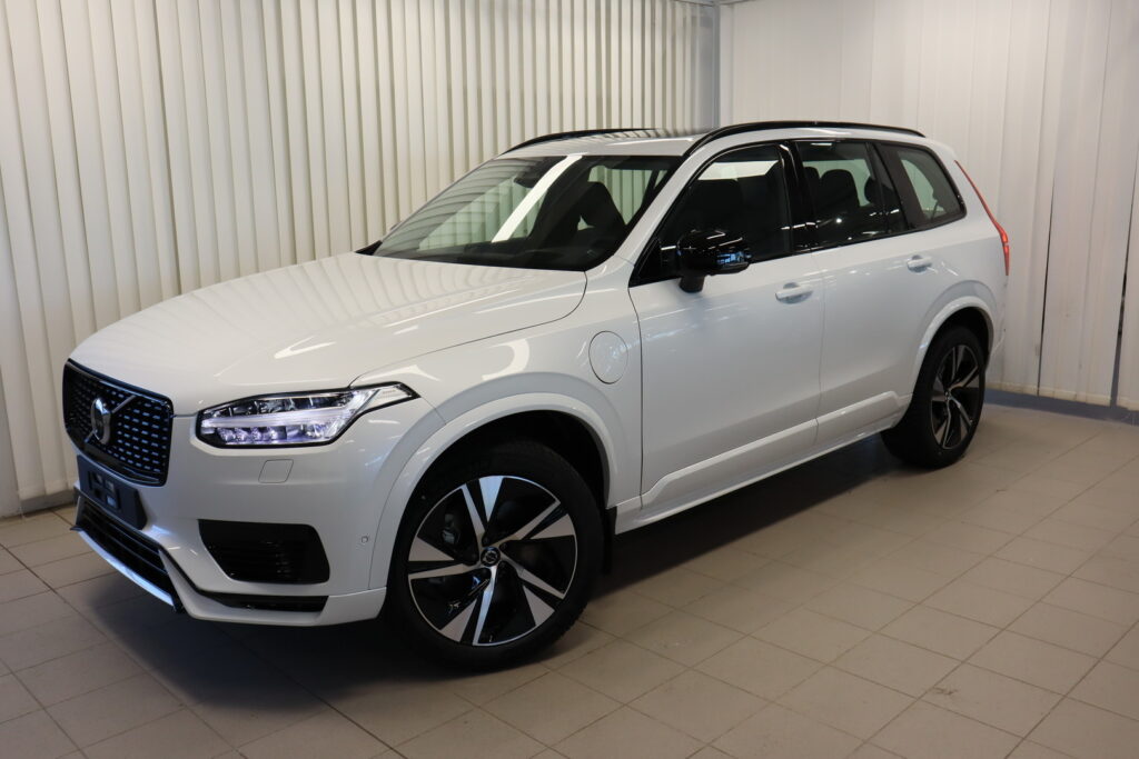 Volvo XC90, image 1