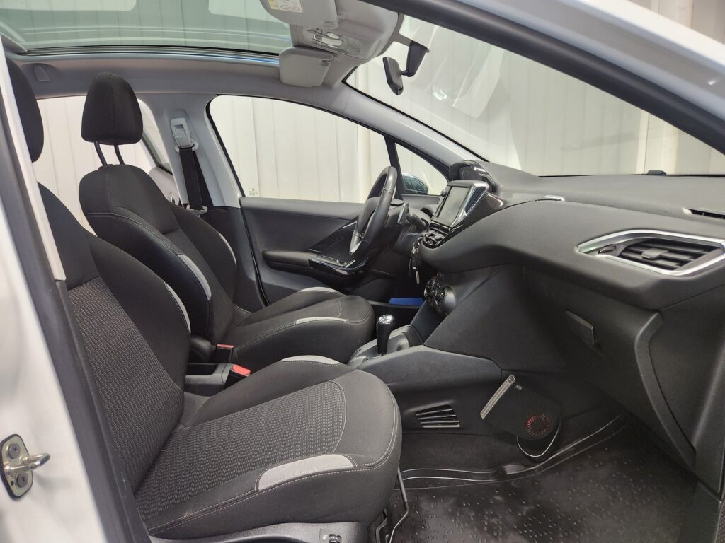 Peugeot 208, image 7