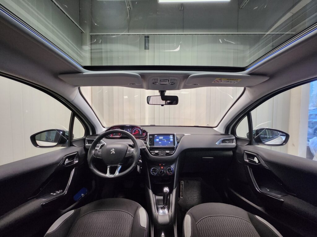 Peugeot 208, image 8