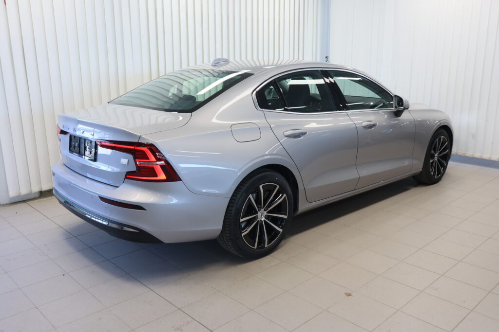 Volvo S60, image 2