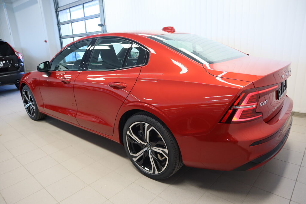 Volvo S60, image 2