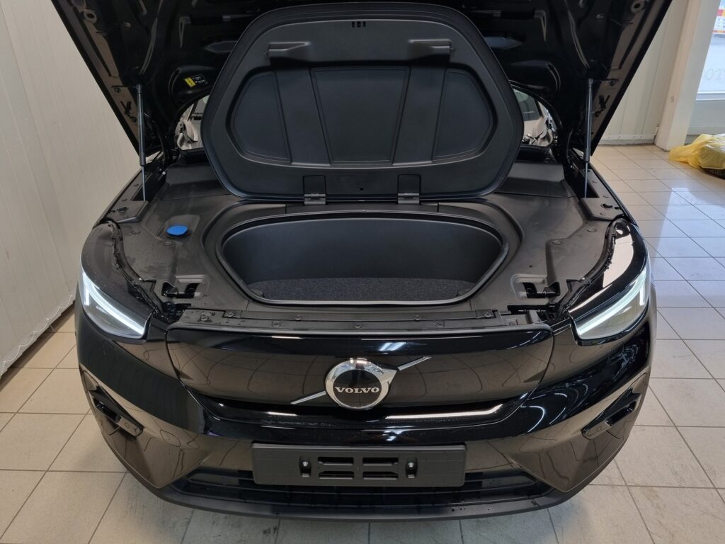 Volvo XC40, image 13