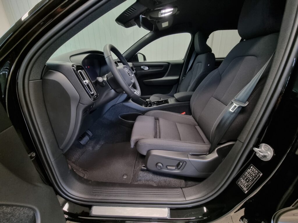 Volvo XC40, image 7