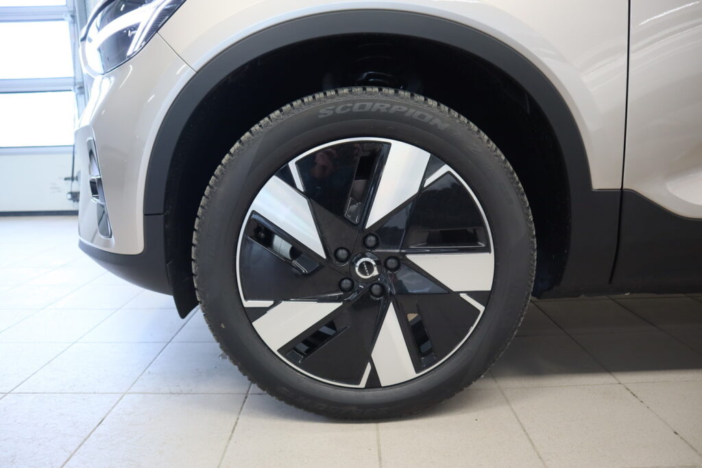 Volvo XC40, image 13