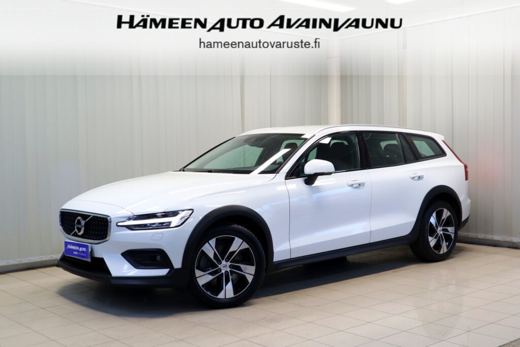 Volvo V60 Cross Country, image 1