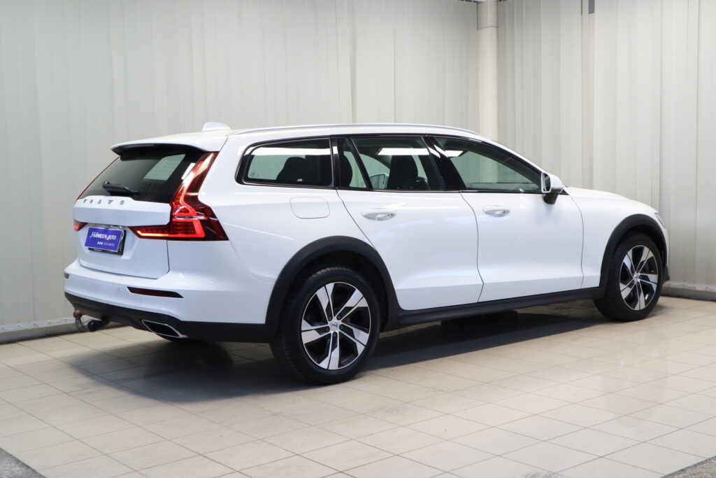 Volvo V60 Cross Country, image 20