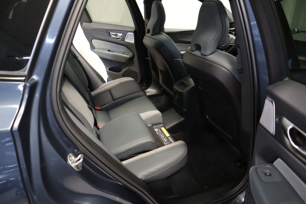 Volvo XC60, image 18