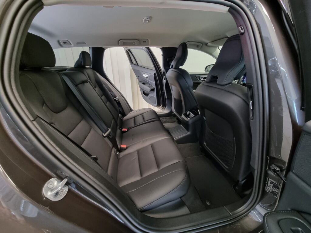 Volvo V60, image 8