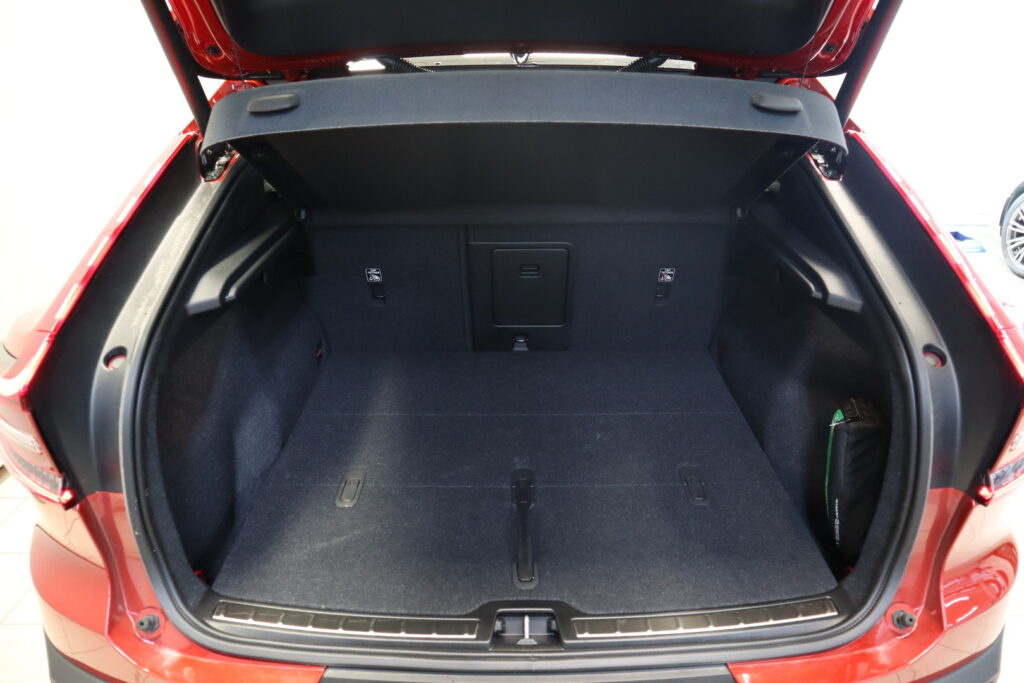 Volvo C40, image 14