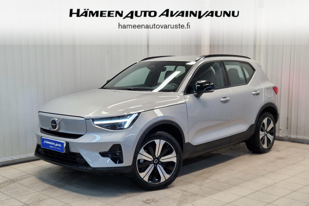 Volvo XC40, image 1