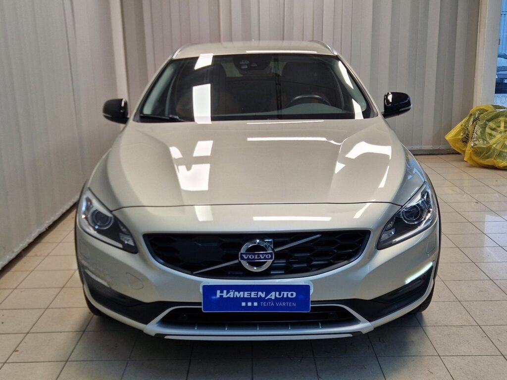 Volvo V60 Cross Country, image 5