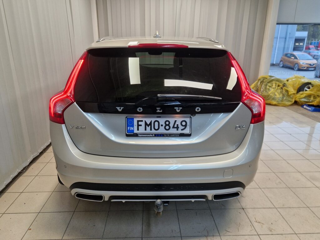 Volvo V60 Cross Country, image 6