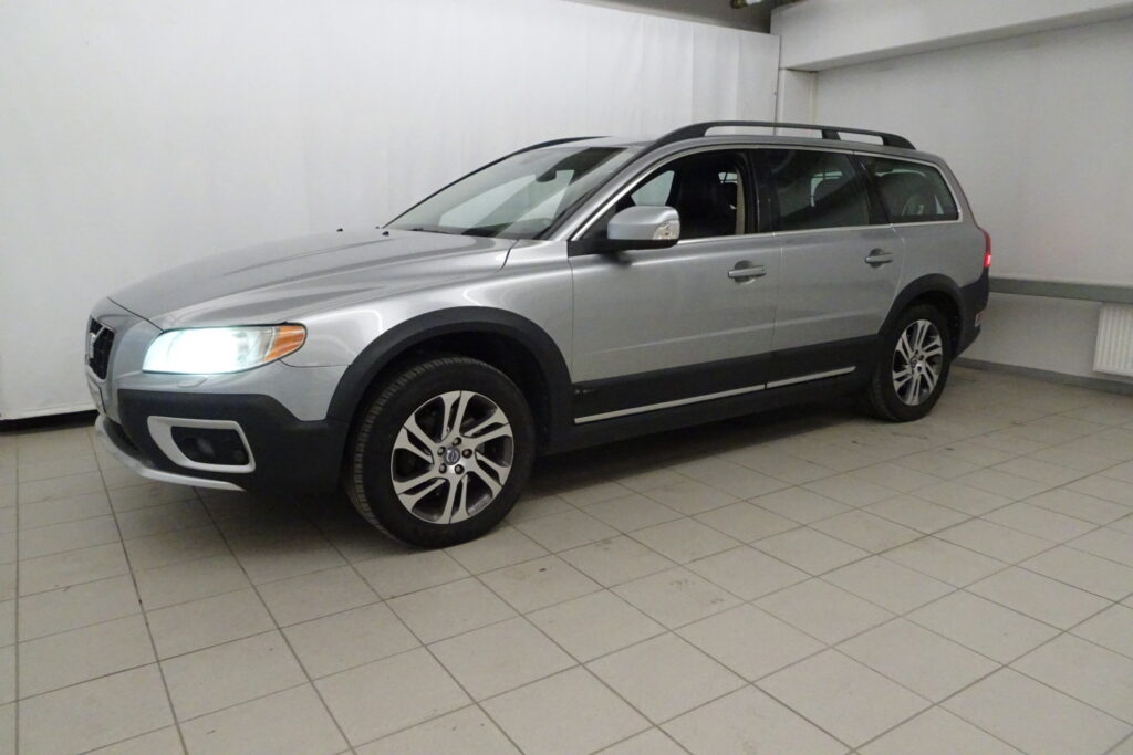 Volvo XC70, image 1