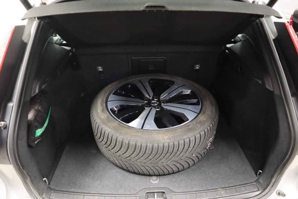 Volvo XC40, image 11