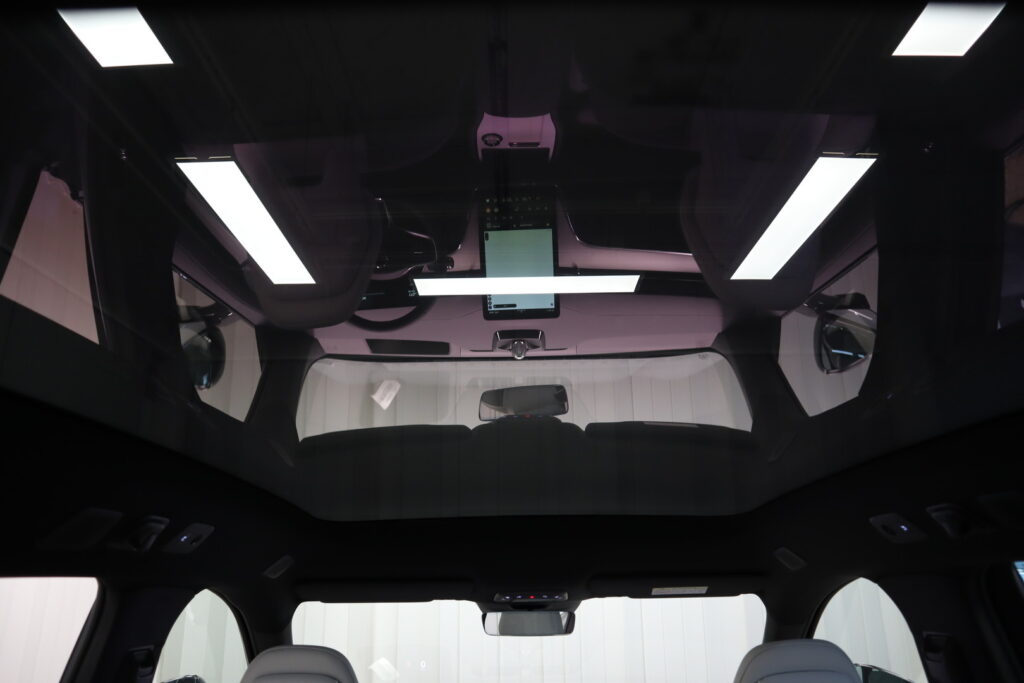 Volvo EX90, image 12