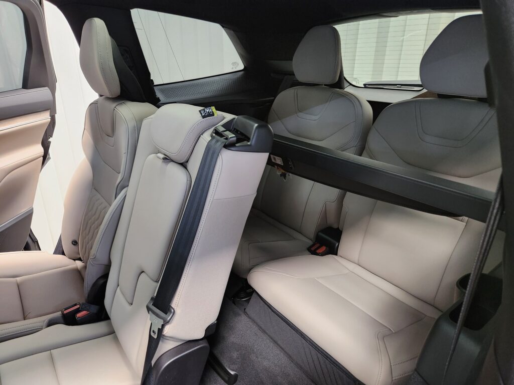 Volvo EX90, image 13