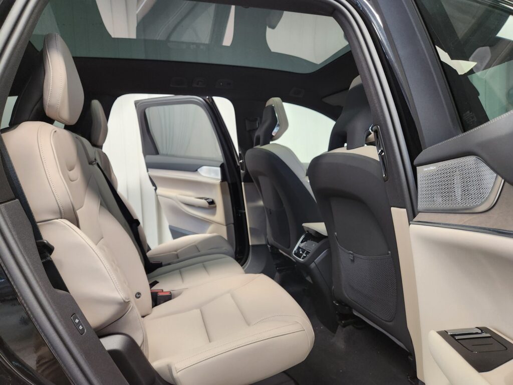 Volvo EX90, image 14