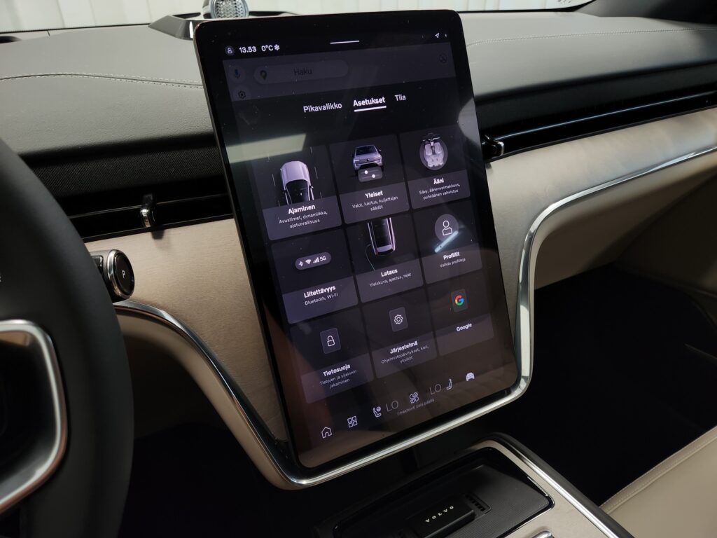 Volvo EX90, image 19