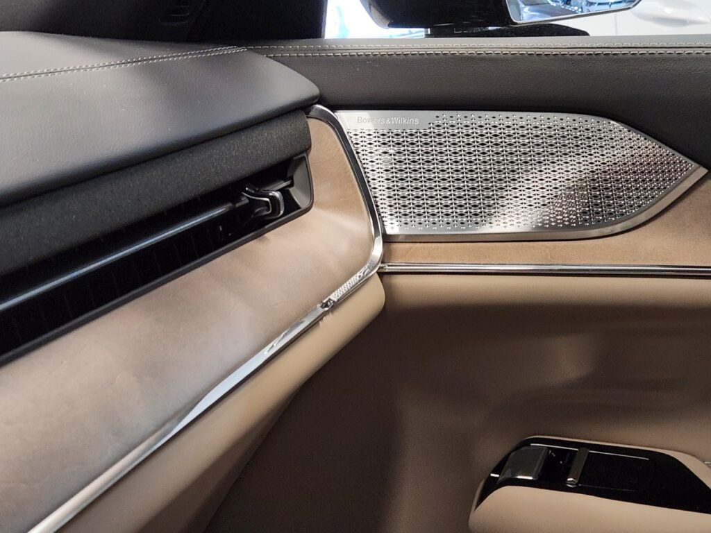 Volvo EX90, image 21