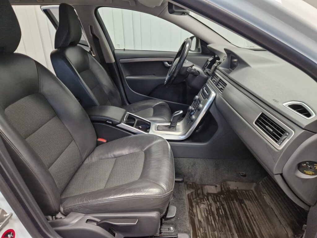 Volvo V70, image 11