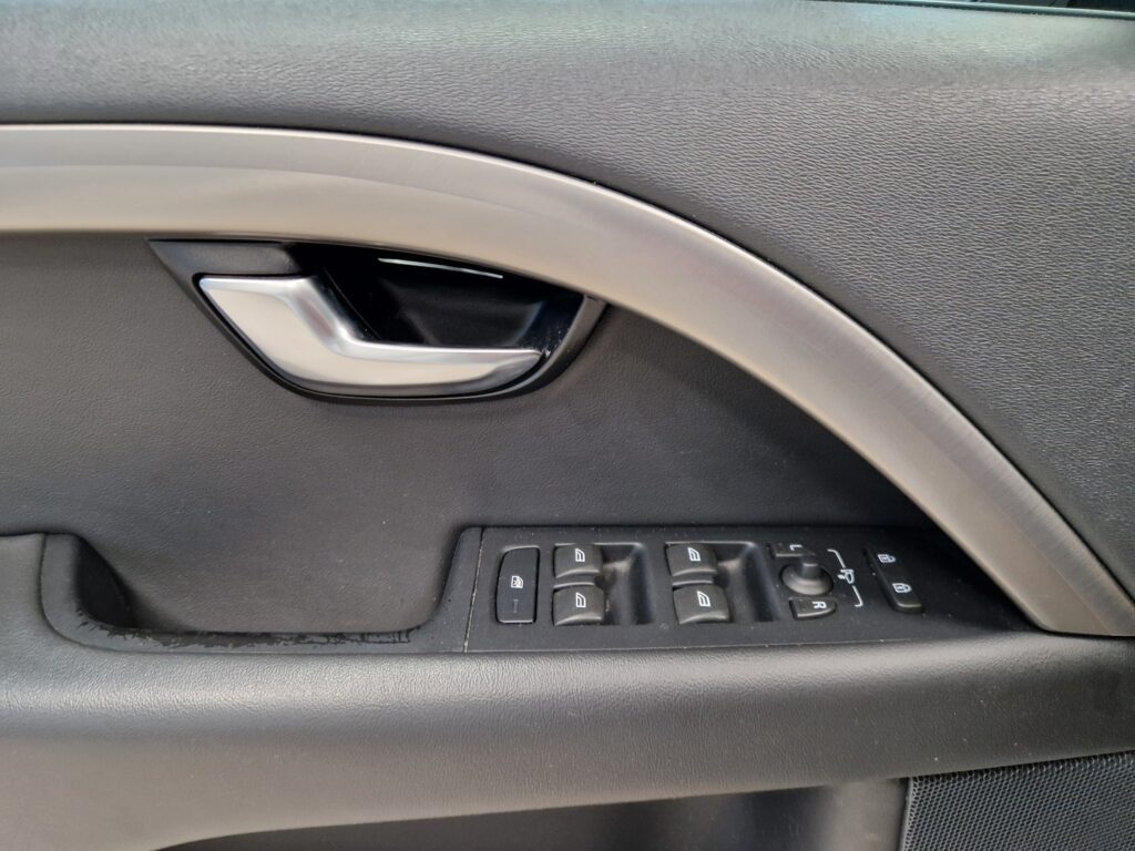 Volvo V70, image 15