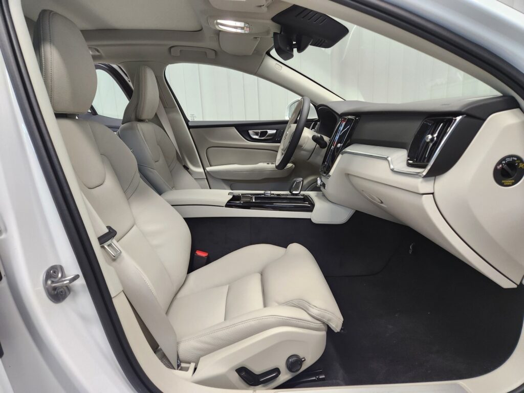 Volvo S60, image 10