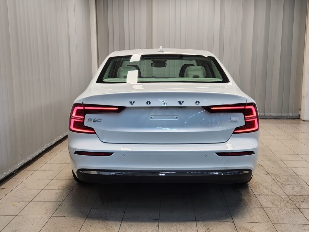 Volvo S60, image 4
