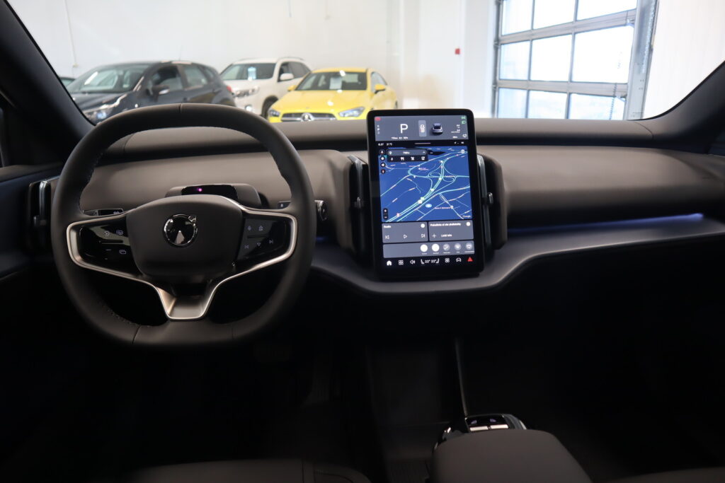 Volvo EX30, image 10