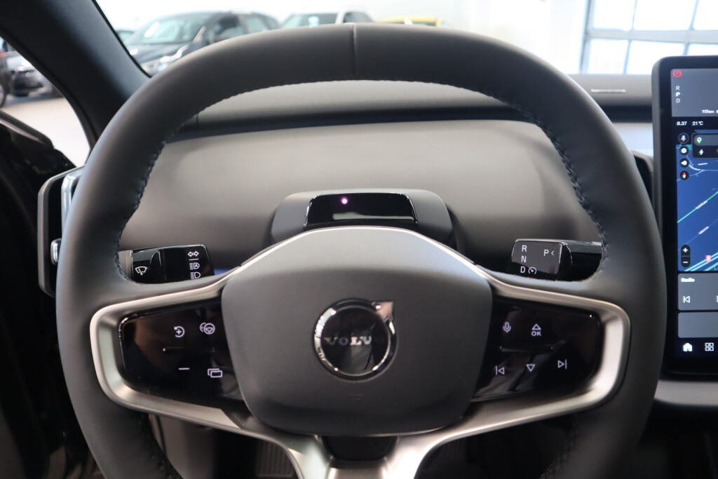 Volvo EX30, image 12