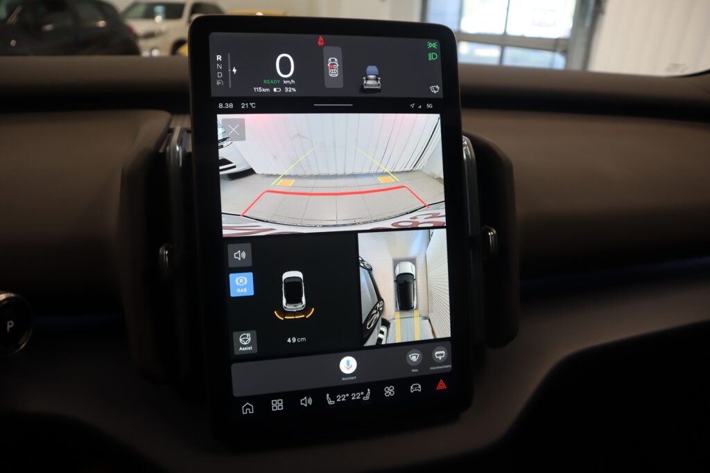 Volvo EX30, image 14