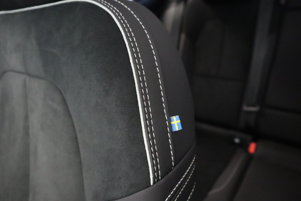 Volvo EX40, image 17